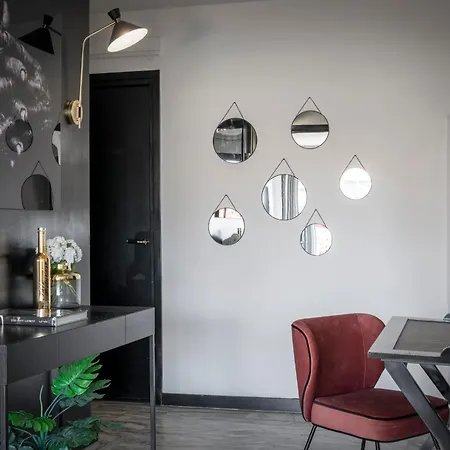 -clr- Charming 3-bedroom In The Heart Of Appartement