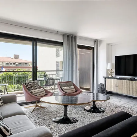 Appartement -clr- Charming 3-bedroom In The Heart Of *