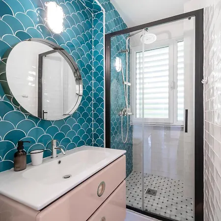 -clr- Charming 3-bedroom In The Heart Of