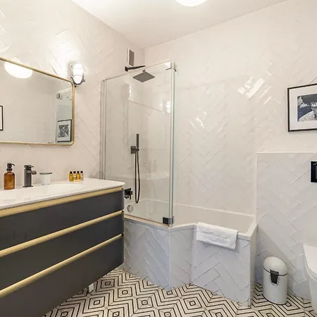 Daire -clr- Charming 3-bedroom In The Heart Of Cannes