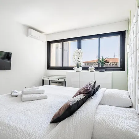 -clr- Charming 3-bedroom In The Heart Of