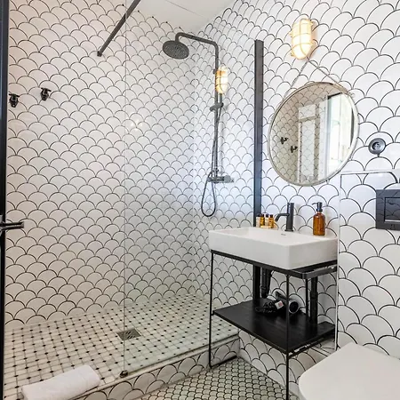 -clr- Charming 3-bedroom In The Heart Of